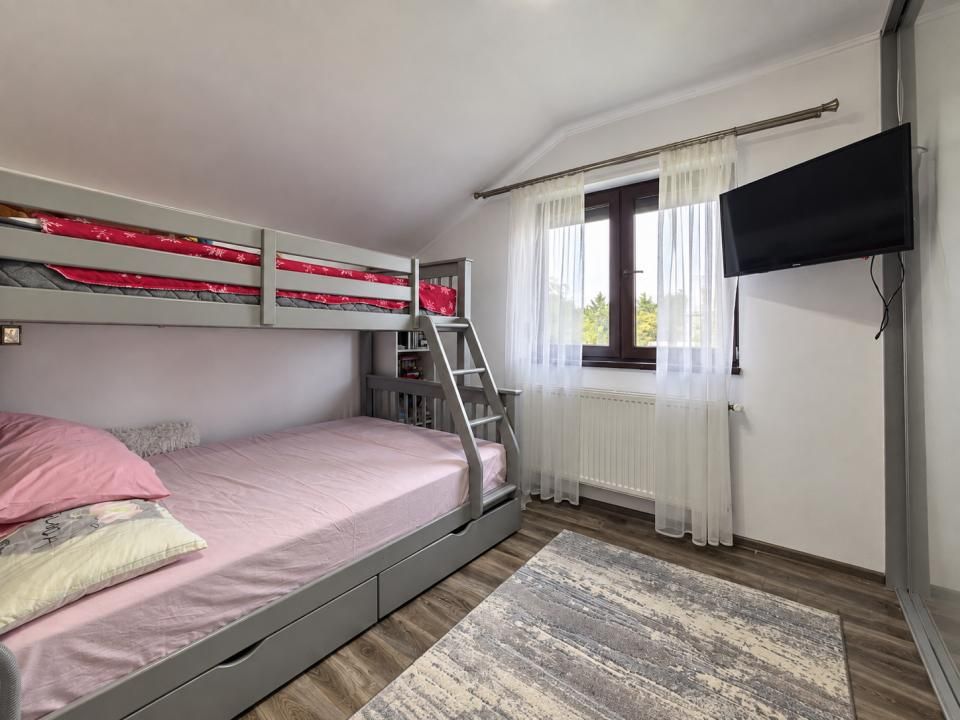 Casă cu 5 camere de vânzare în Ștefăneștii de Jos – fotografia 9 din 17