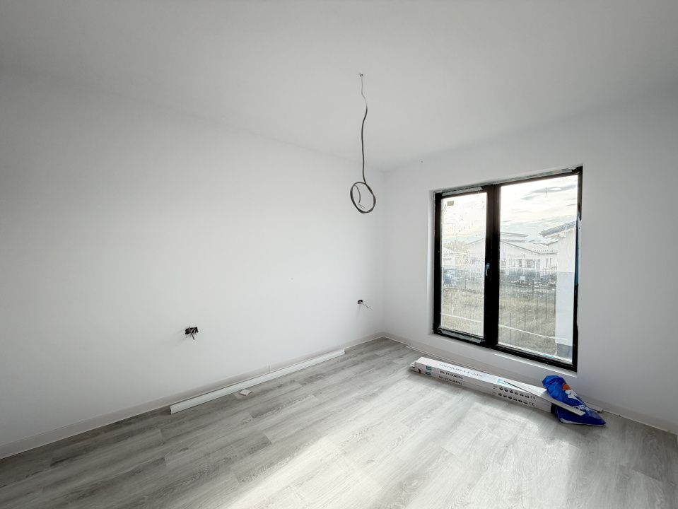Casă cu 4 camere de vânzare în Sânpetru – fotografia 31 din 33