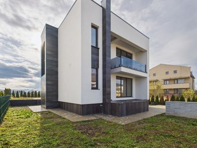 Casă cu 4 camere de vânzare în Est, Sânpetru – fotografia 5 din 28