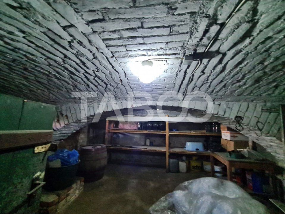 Casă cu 8 camere de vânzare în Sebeș – fotografia 16 din 20