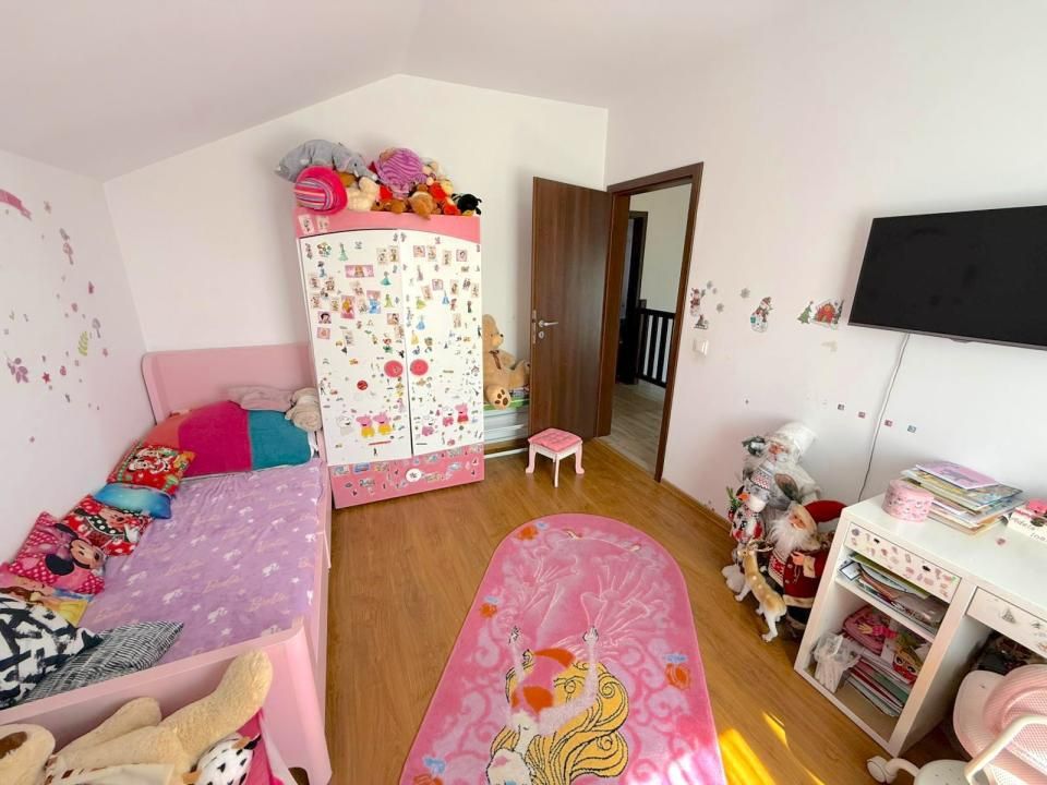 Casă cu 4 camere de vânzare în Central, Berceni – fotografia 20 din 44