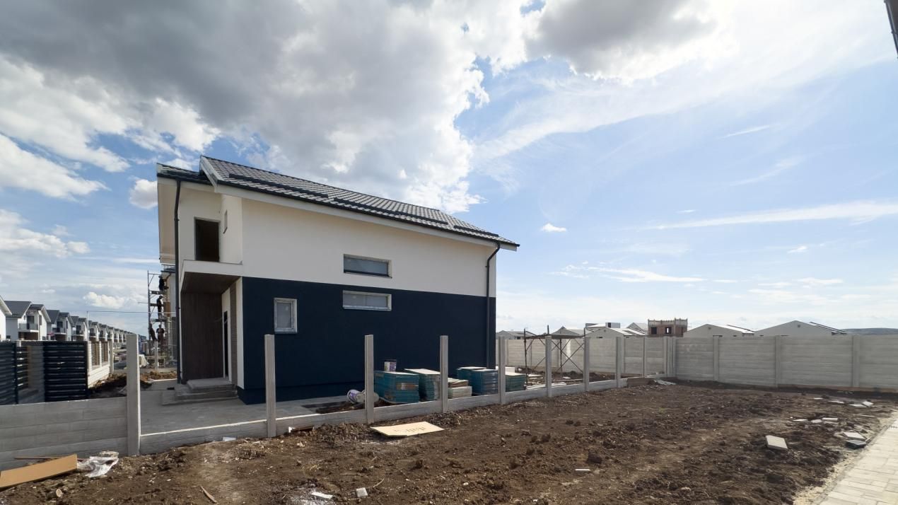 Casă cu 5 camere de vânzare în Central, Berceni – fotografia 3 din 15