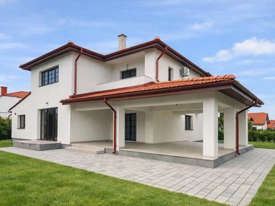 Casă cu 99 camere de vânzare în Central, Corbeanca – fotografia 2 din 25