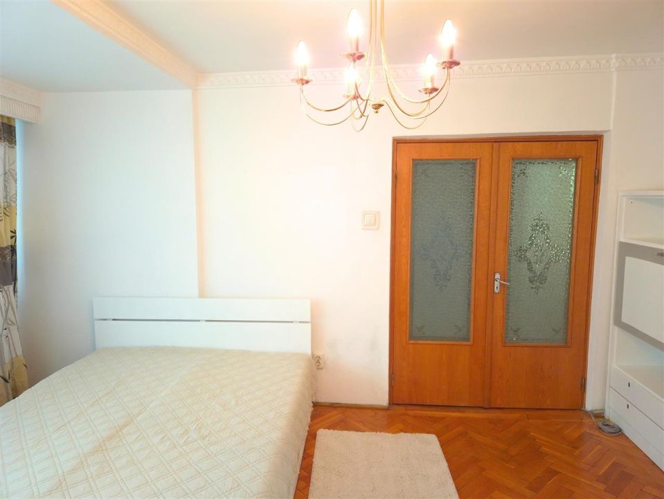 Apartament cu 3 camere de închiriat în Central, Râmnicu Vâlcea – fotografia 2 din 15