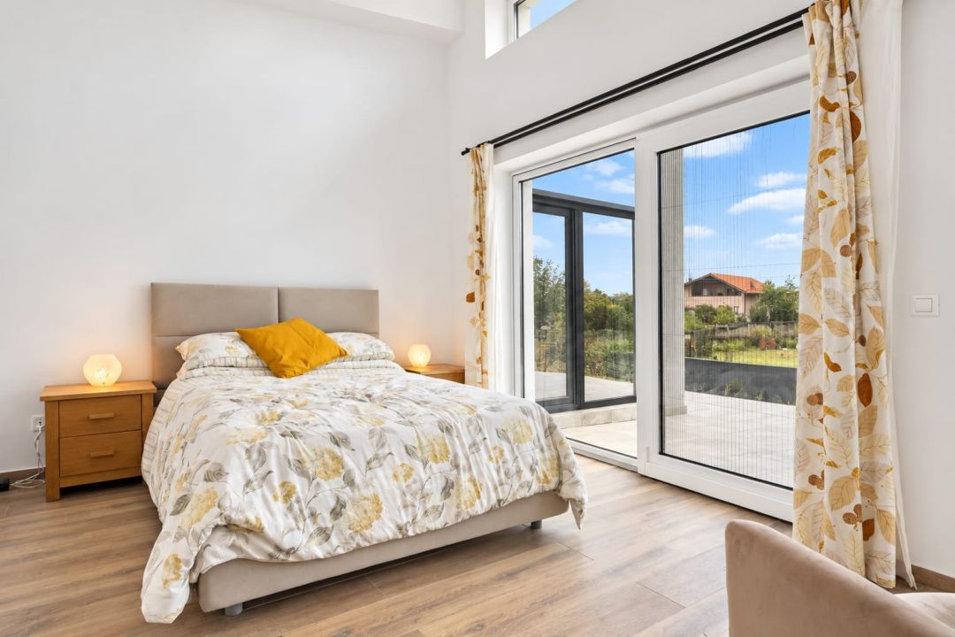 Casă cu 4 camere de vânzare în Central, Ghermanesti – fotografia 8 din 26
