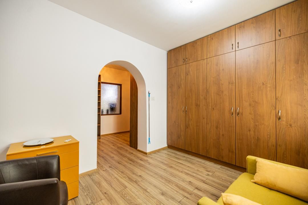 Casă cu 4 camere de vânzare în Central, Dumbrăvița – fotografia 16 din 40