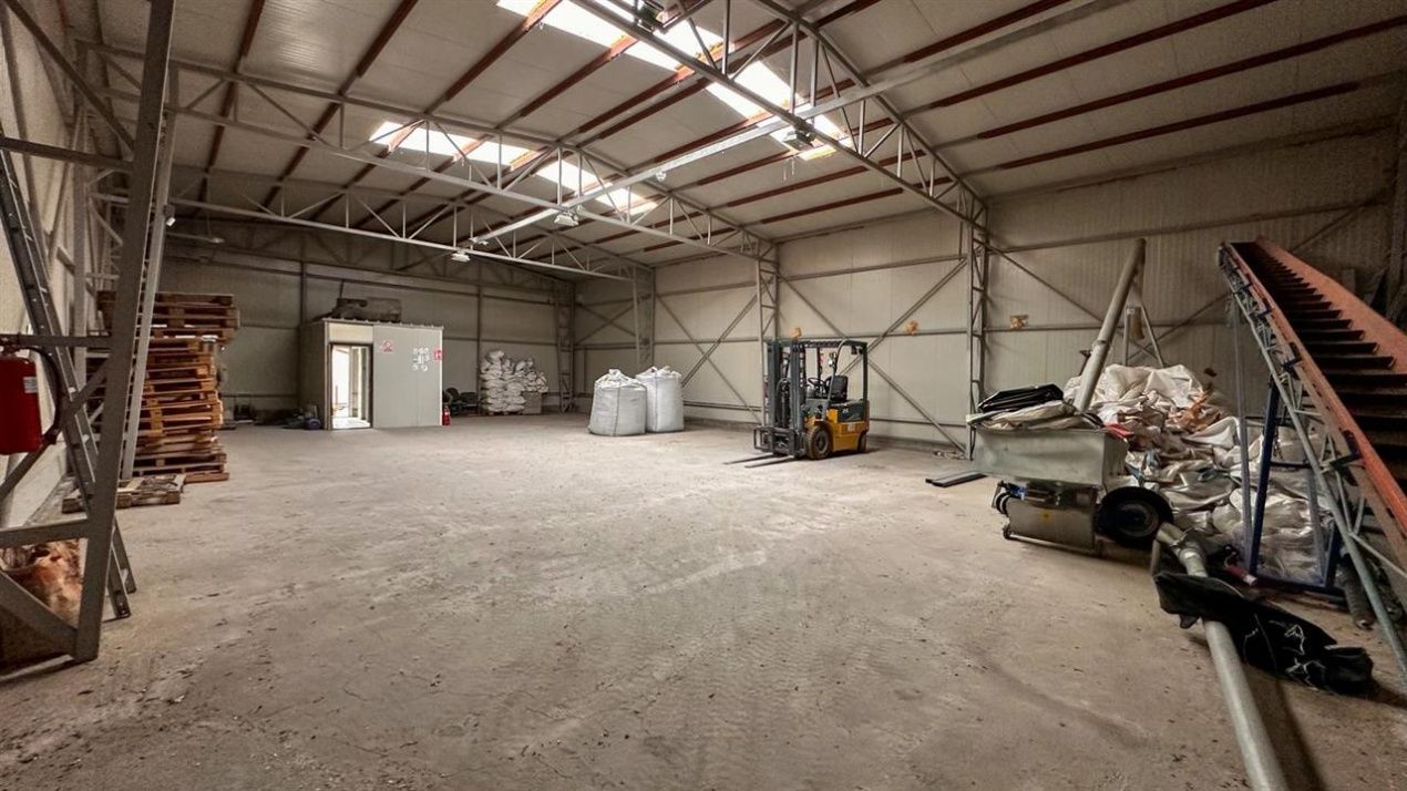 Spațiu industrial cu 3 camere de vânzare în Petresti – fotografia 9 din 13