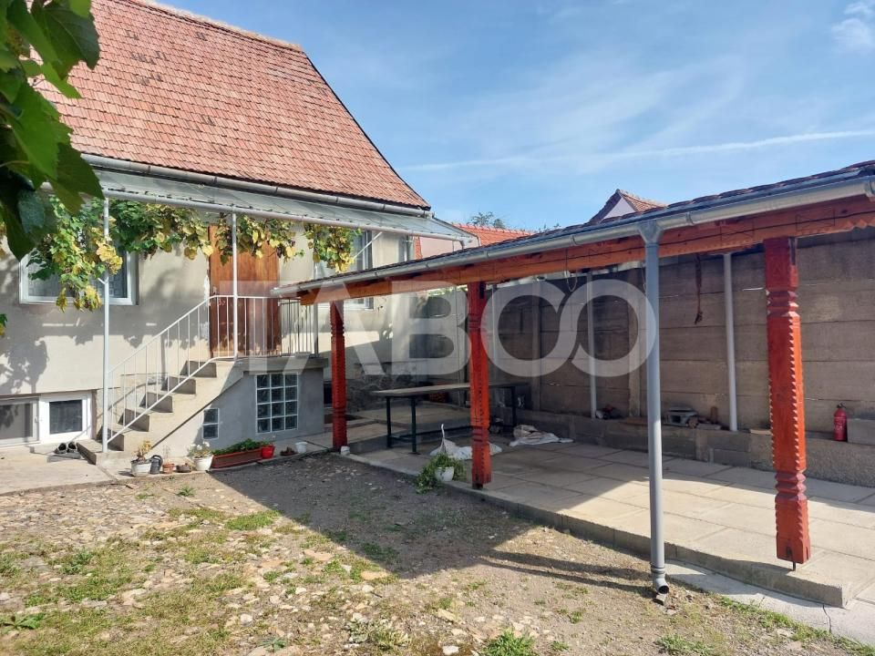 Casă cu 4 camere de vânzare în Cisnădie – fotografia 13 din 25