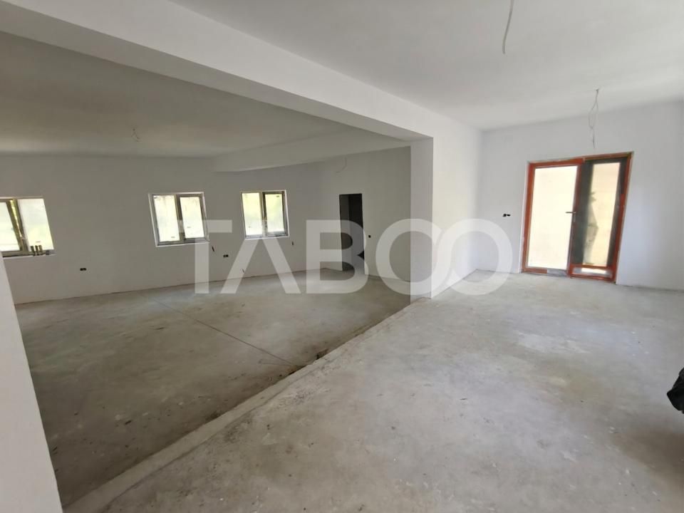 Casă cu 8 camere de vânzare în Cisnadioara – fotografia 14 din 29