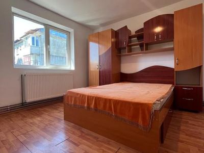 Apartament cu 2 camere de vânzare în Central, Găești – fotografia 3 din 16