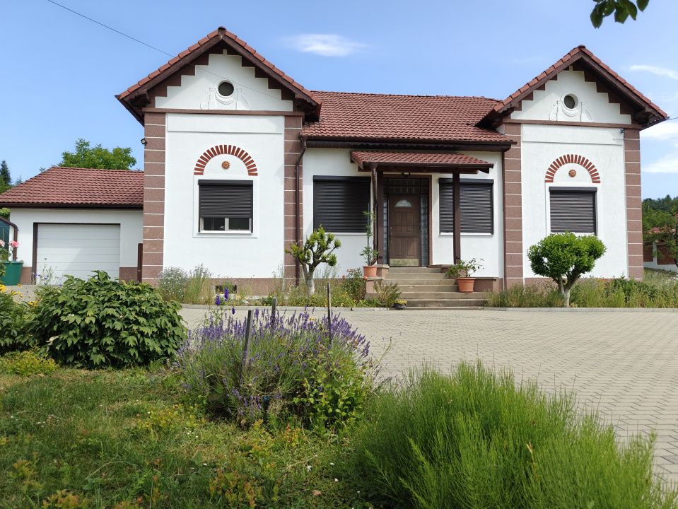 Casă cu 5 camere de vânzare în Cisnadioara – fotografia 1 din 25