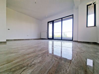 Apartament cu 3 camere de vânzare în Mamaia – fotografia 3 din 15