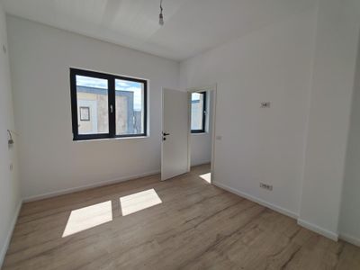Casă cu 4 camere de vânzare în Otopeni – fotografia 4 din 22