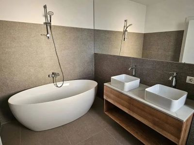Casă cu 4 camere de vânzare în Central, Otopeni – fotografia 5 din 18