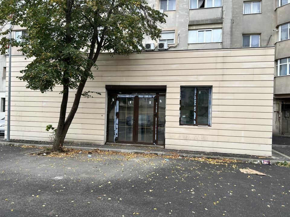Spațiu comercial cu 30 camere de vânzare în Central, Popești-Leordeni – fotografia 2 din 14