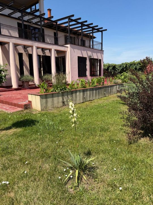 Casă cu 13 camere de vânzare în Exterior Est, Crevedia – fotografia 6 din 54