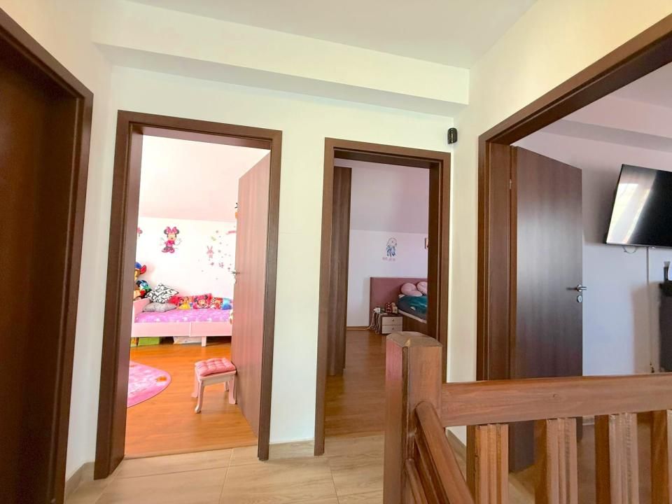 Casă cu 4 camere de vânzare în Central, Berceni – fotografia 24 din 44