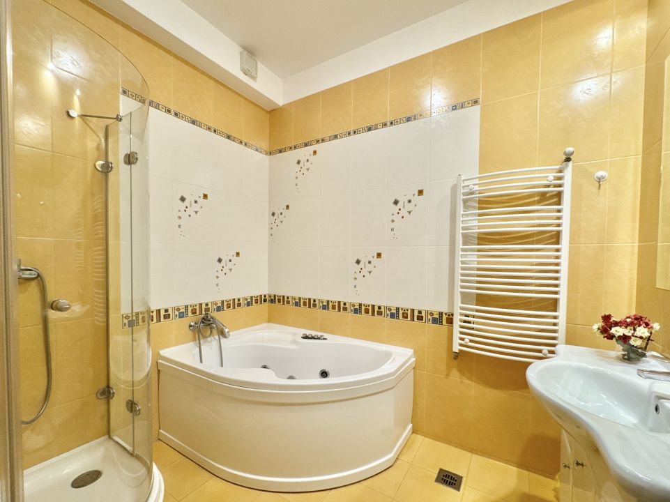Proprietate cu 10 camere de vânzare în Central, Frumusani – fotografia 22 din 40