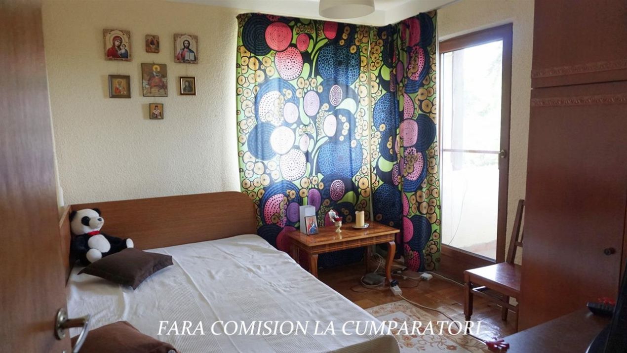 Casă cu 7 camere de vânzare în Daesti – fotografia 22 din 44