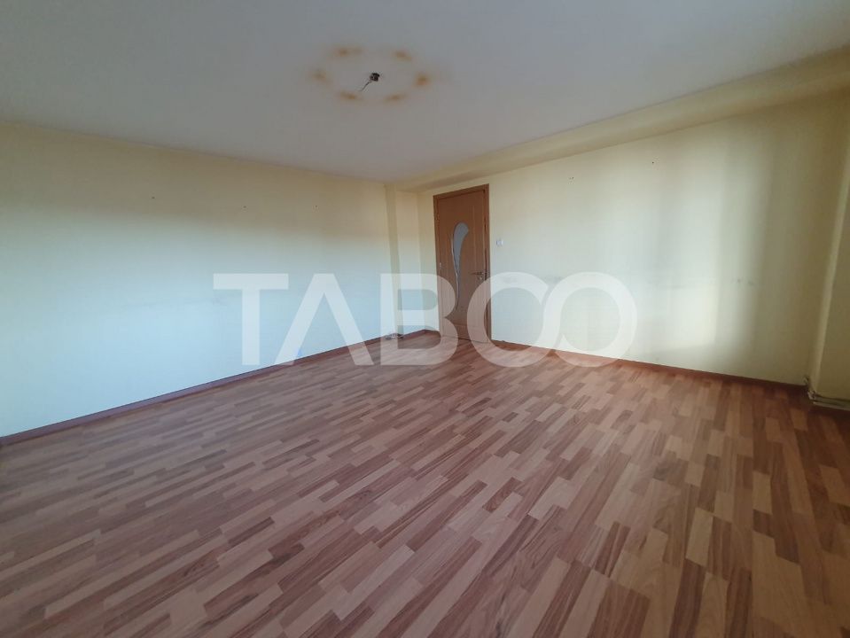 Apartament cu 3 camere de vânzare în Făgăraș – fotografia 2 din 13