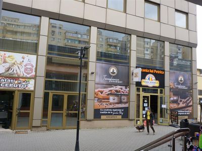 Spațiu comercial cu 2 camere de închiriat în Ultracentral, Râmnicu Vâlcea – fotografia 2 din 11