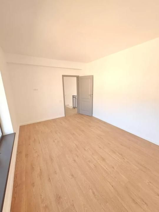 Casă cu 5 camere de vânzare în Central, Tunari – fotografia 4 din 17