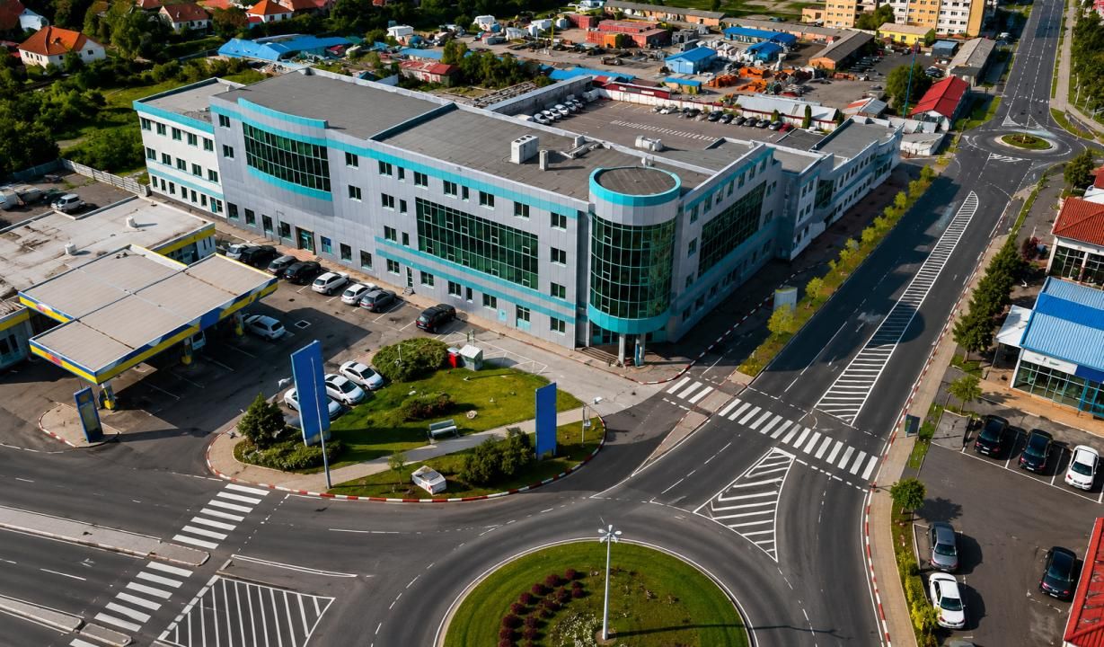 Spațiu de birouri cu 50 camere de vânzare în Turnisor, Sibiu – fotografia 1 din 7