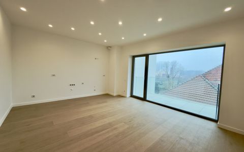 Apartament cu 2 camere de vânzare în Aviației, București