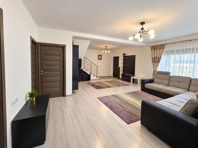 Casă cu 5 camere de vânzare în Ștefăneștii de Jos – fotografia 3 din 17