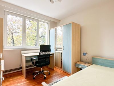 Apartament cu 3 camere de închiriat în Drumul Taberei, București – fotografia 3 din 14