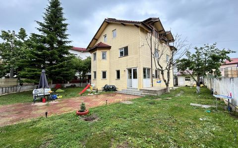 Casă cu 7 camere de vânzare în Central, Pantelimon