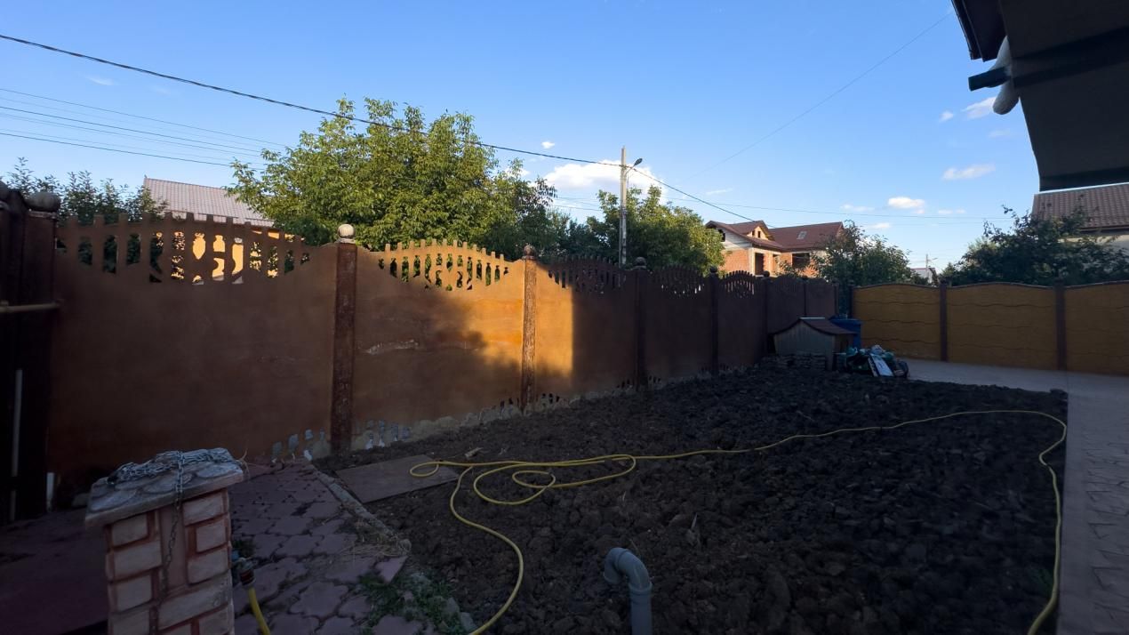 Casă cu 9 camere de vânzare în Afumați – fotografia 15 din 17