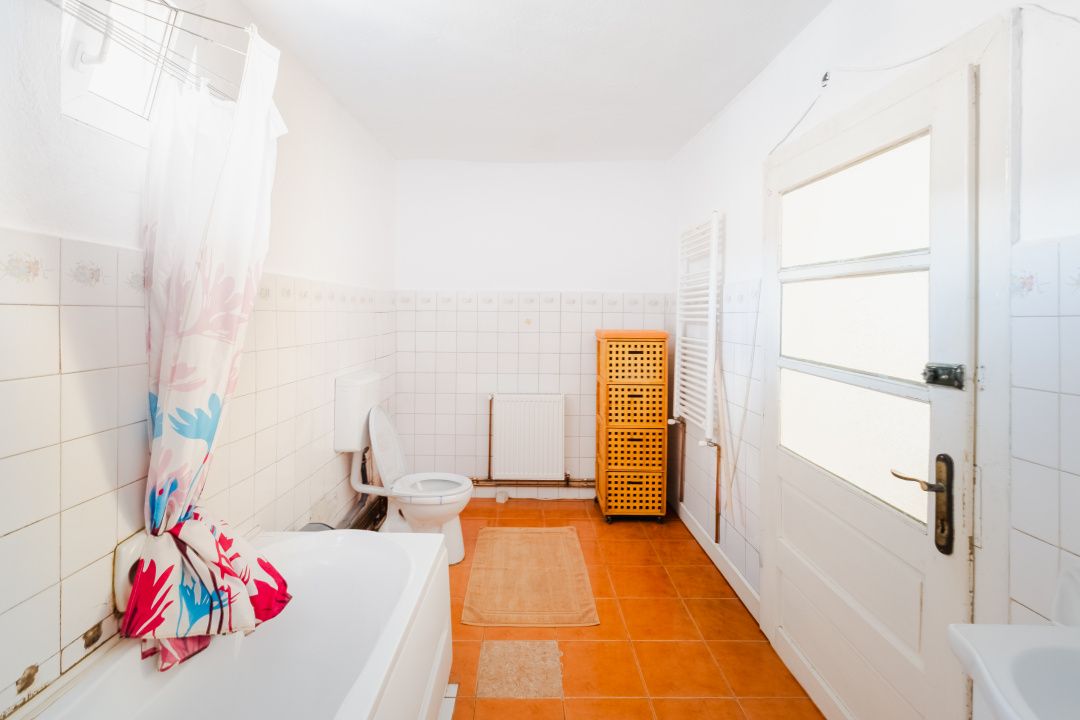 Casă cu 6 camere de vânzare în Jebel – fotografia 9 din 22