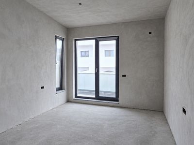 Casă cu 4 camere de vânzare în Sud, Ovidiu – fotografia 5 din 9