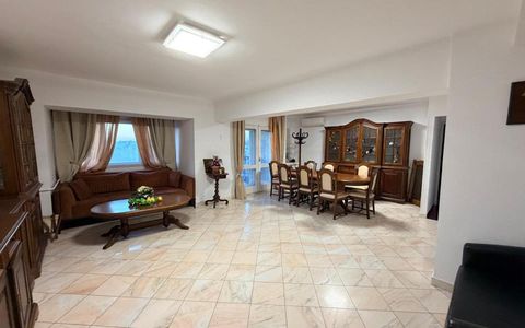 Apartament cu 6 camere de închiriat în Unirii, București