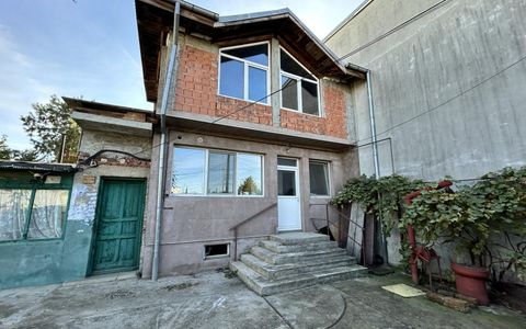 Casă cu 5 camere de vânzare în Central, Dobroești