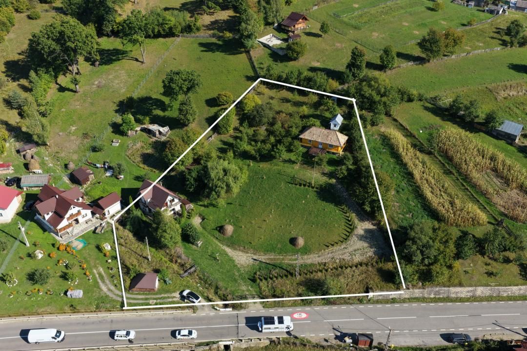 Casă cu 5 camere de vânzare în Buhalnita – fotografia 1 din 23
