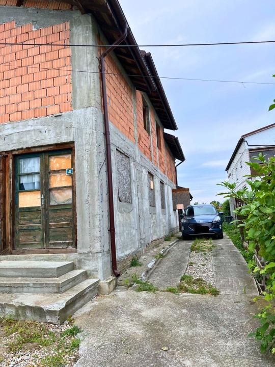 Casă cu 5 camere de vânzare în Central, Slobozia Moara – fotografia 8 din 12