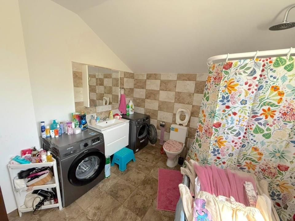 Casă cu 4 camere de vânzare în Central, Berceni – fotografia 14 din 44