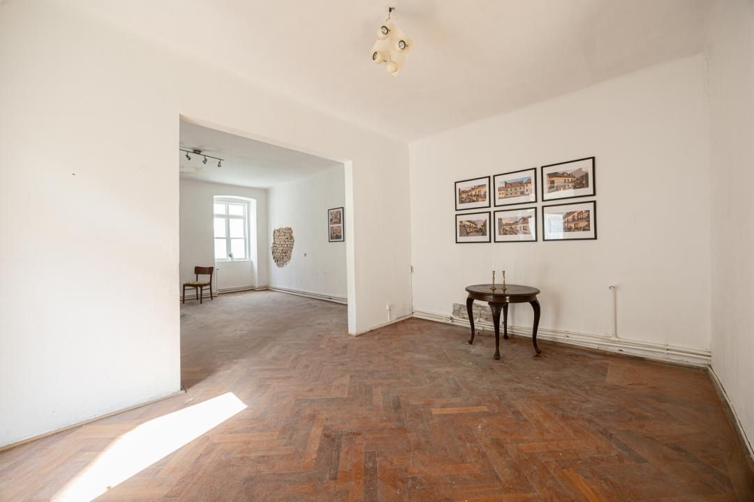 Casă cu 10 camere de vânzare în Ultracentral, Brașov – fotografia 11 din 30