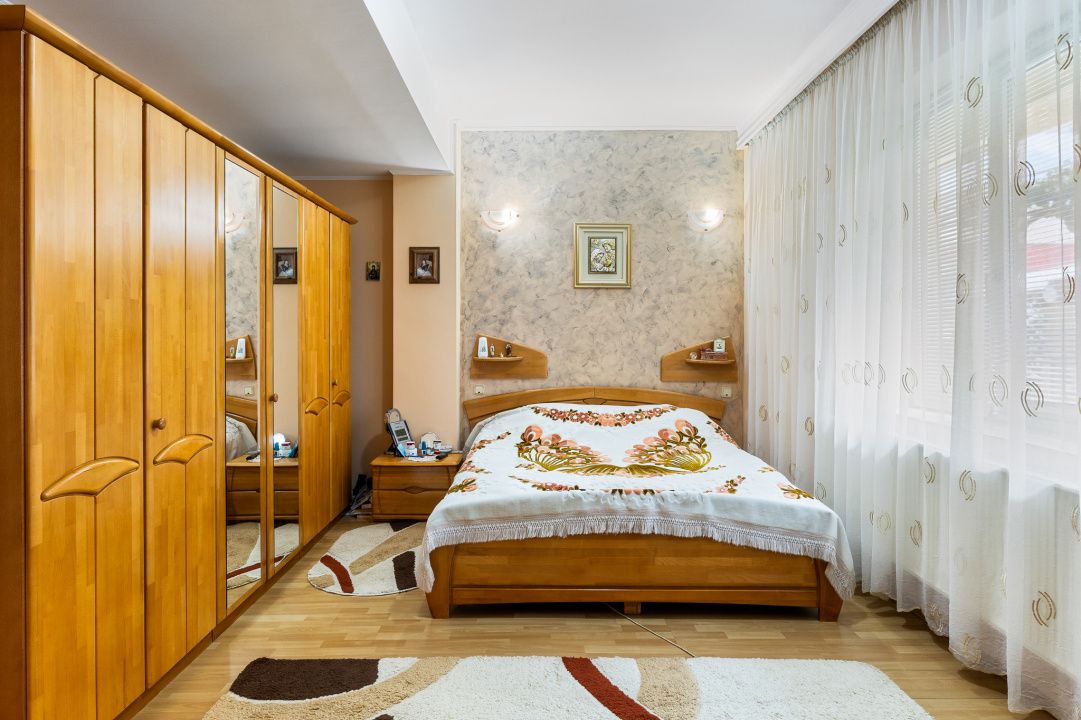 Casă cu 8 camere de vânzare în Faleza Nord, Constanța – fotografia 5 din 25