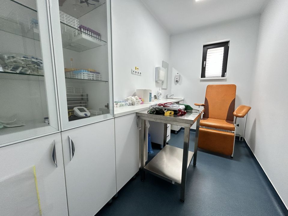 Spațiu comercial cu 16 camere de vânzare în Central, Corbeanca – fotografia 6 din 20