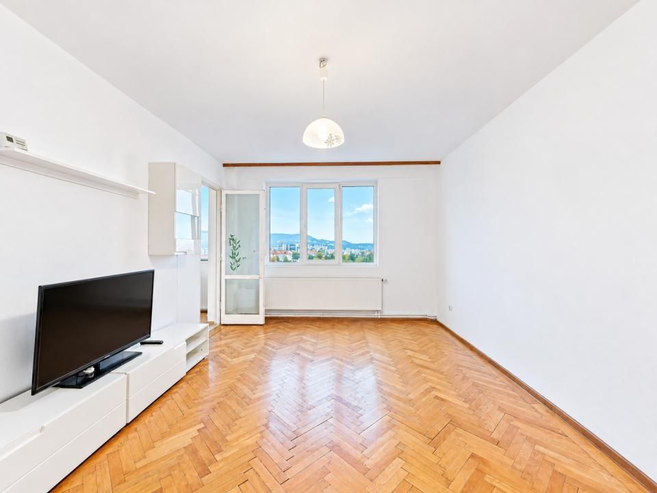 Apartament cu 3 camere de vânzare în Centrul Civic, Brașov – fotografia 1 din 16