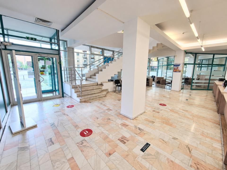 Spațiu comercial cu 10 camere de vânzare – fotografia 6 din 13