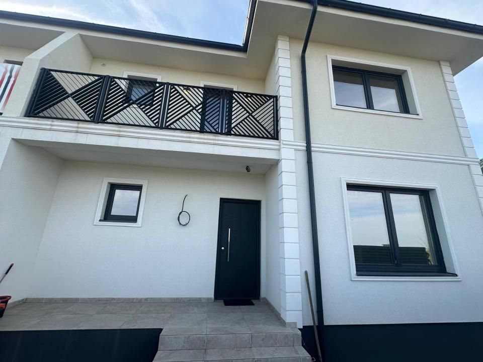 Casă cu 5 camere de vânzare în Dascalu – fotografia 32 din 33