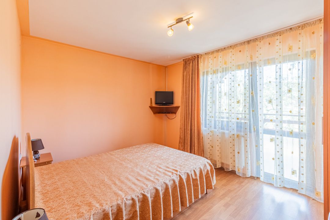 Casă cu 10 camere de vânzare în Râșnov – fotografia 30 din 35