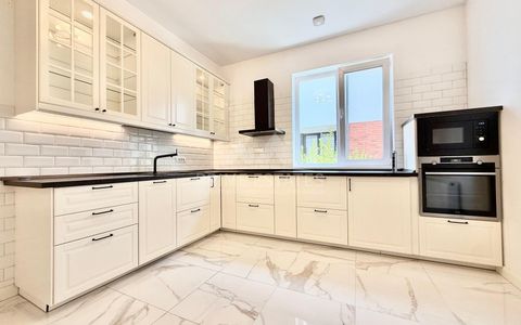 Casă cu 5 camere de închiriat în Corbeanca