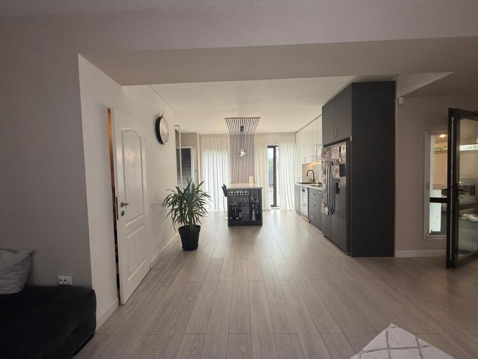 Casă cu 4 camere de vânzare în Nord-Est, Domnești – fotografia 1 din 18