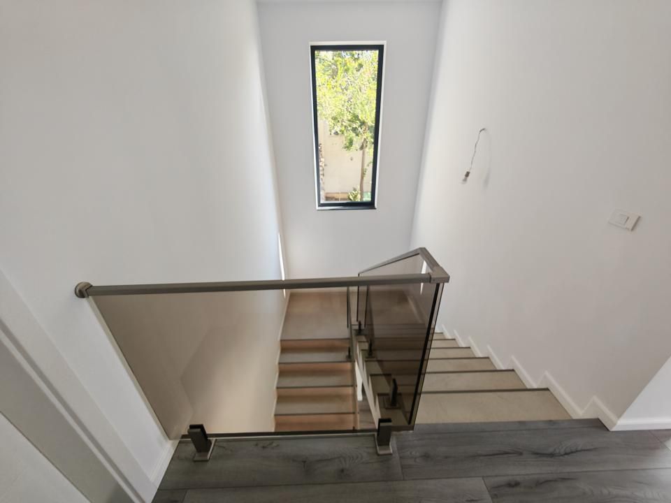 Casă cu 6 camere de vânzare în Tunari – fotografia 4 din 28