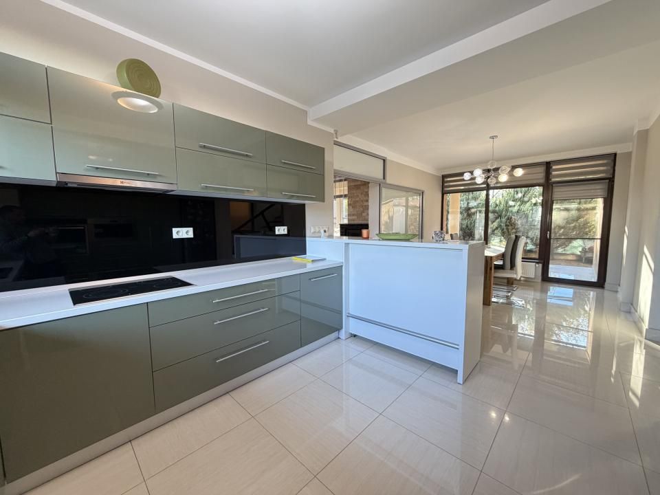Casă cu 6 camere de vânzare în Calea Cisnadiei - Arhitectilor, Sibiu – fotografia 7 din 20